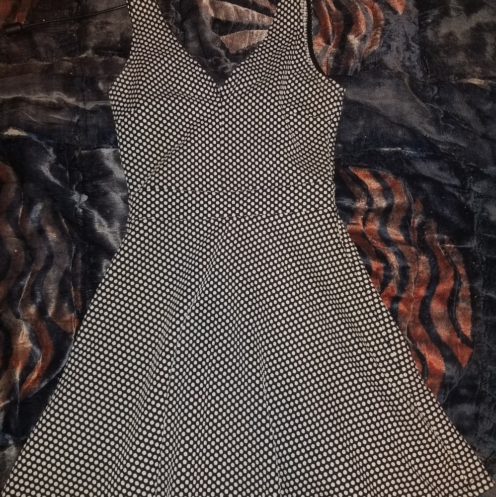DRESS